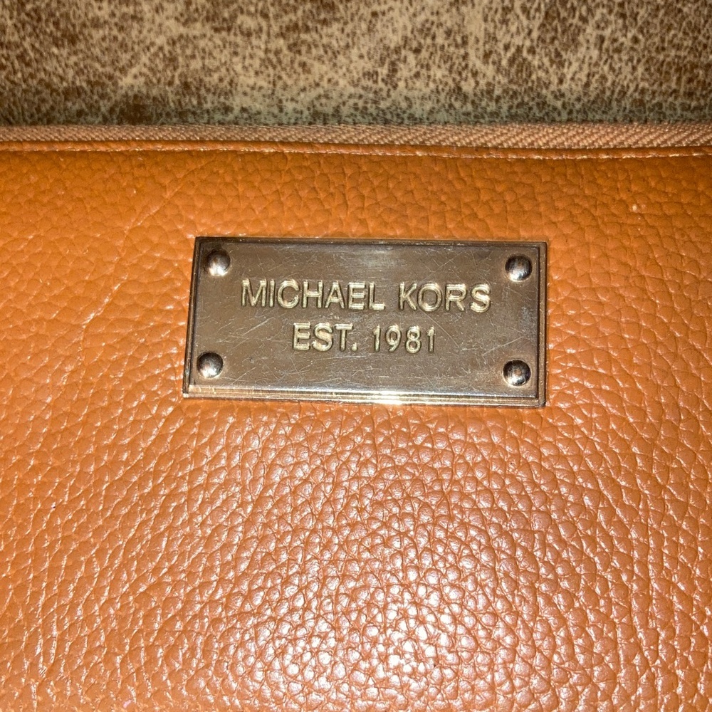 Michael Kors Caramel Leather Zip Wallet - Picture 2 of 7